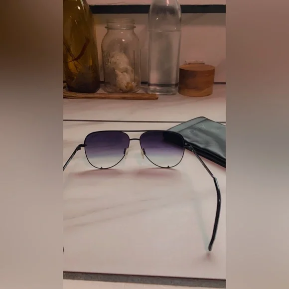 Quay Australia Black Gradient Glasses - Picture 6 of 7